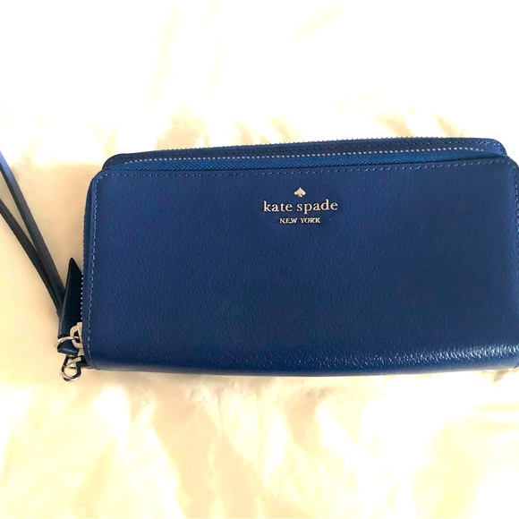 Authentic NWOT KATE SPADE BLUE  CLUTCH LEATHER WRISTLET - Picture 1 of 12